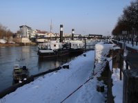 190208_PKW_in_Donau_Regensburg_8